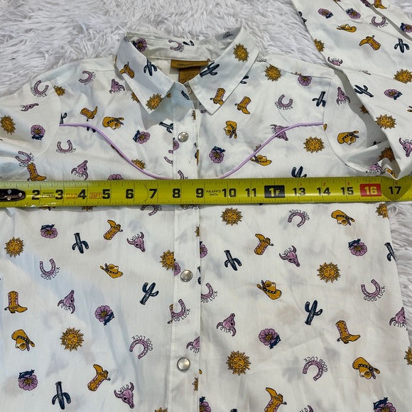 Wrangler Kids Western Print SNAP Down Shirt - Cream, Yellow, Purple SIZE L - Picture 3 of 6